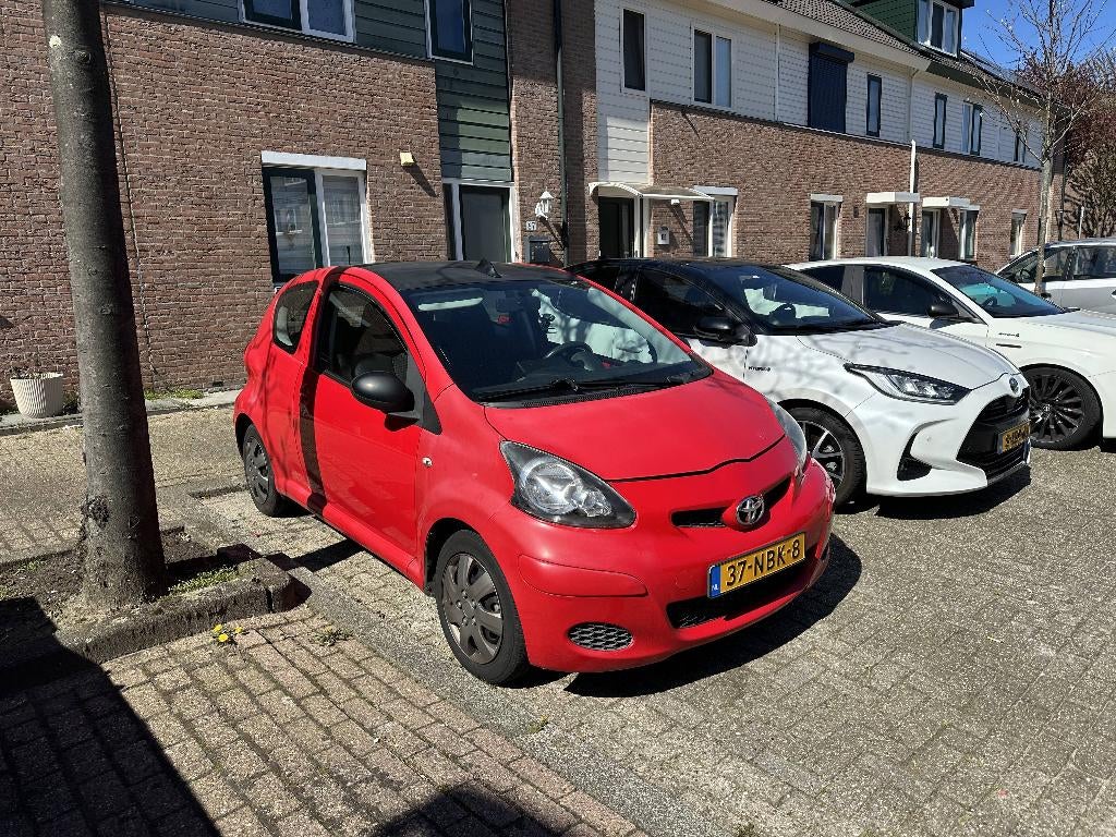 Toyota Aygo - New APK - 140k KM - 2009, Voorwielaandrijving, Euro 5, Stof, 4 stoelen
