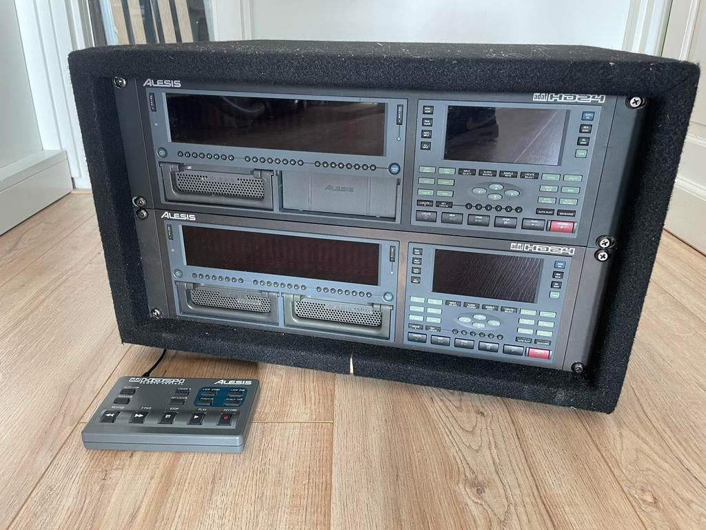 2x Alesis HD24 multitrack harddiskrecorder + remote, Ophalen of Verzenden, Zo goed als nieuw