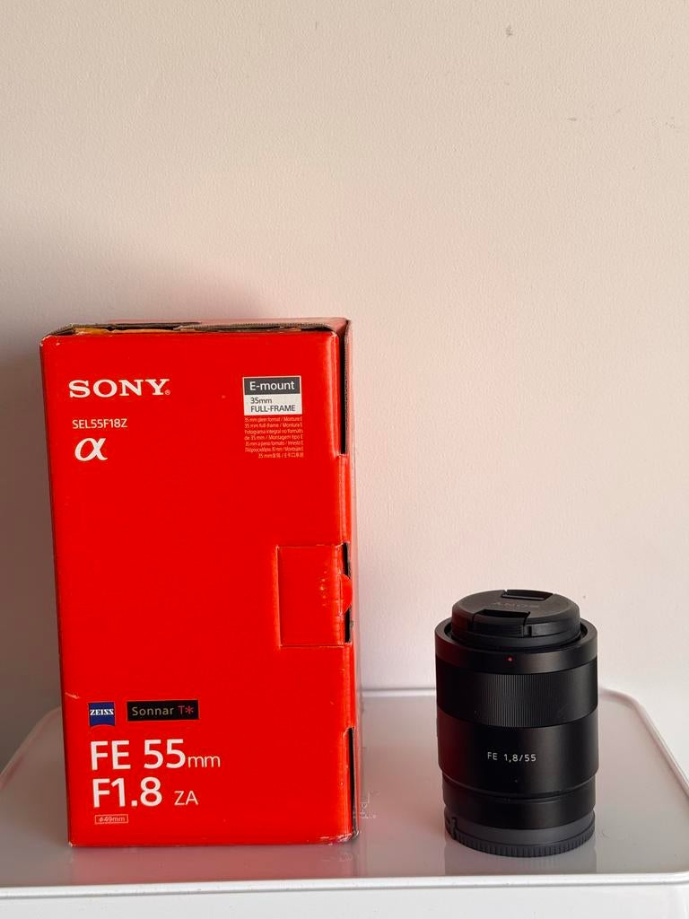 Sony FE 55mm f/1.8 ZA Carl Zeiss Sonnar T* Lens, Ophalen of Verzenden, Zo goed als nieuw, Standaardlens