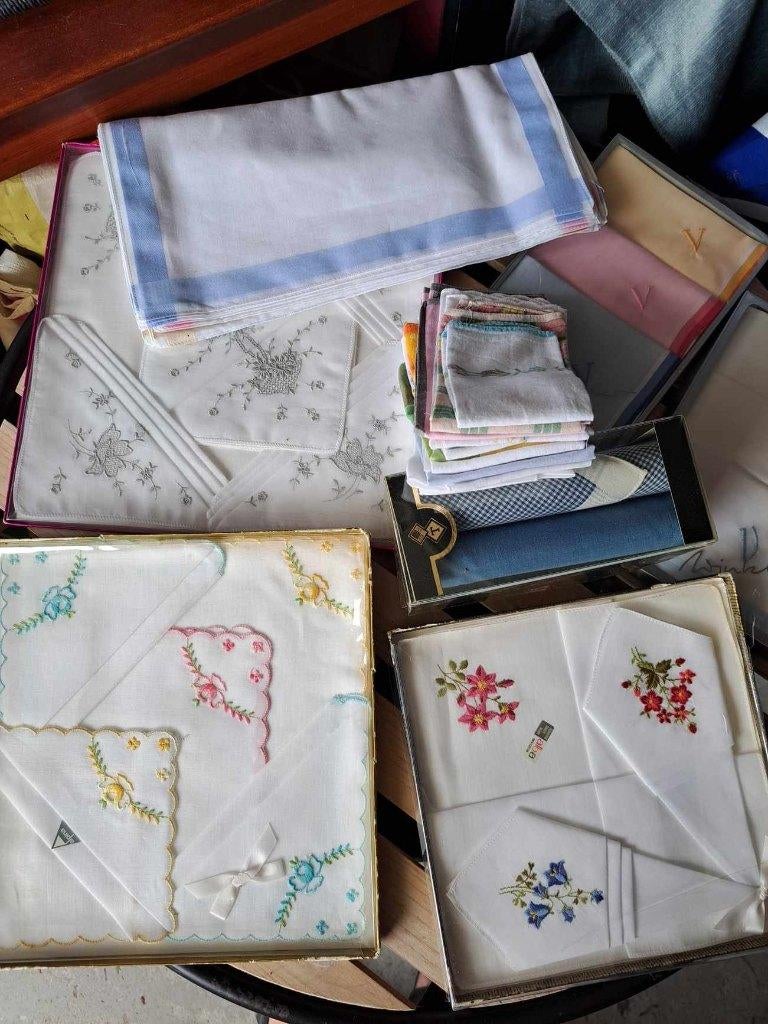 Nieuwe zakdoeken, meeste = vintage, ruim 30 stuks, Ophalen of Verzenden