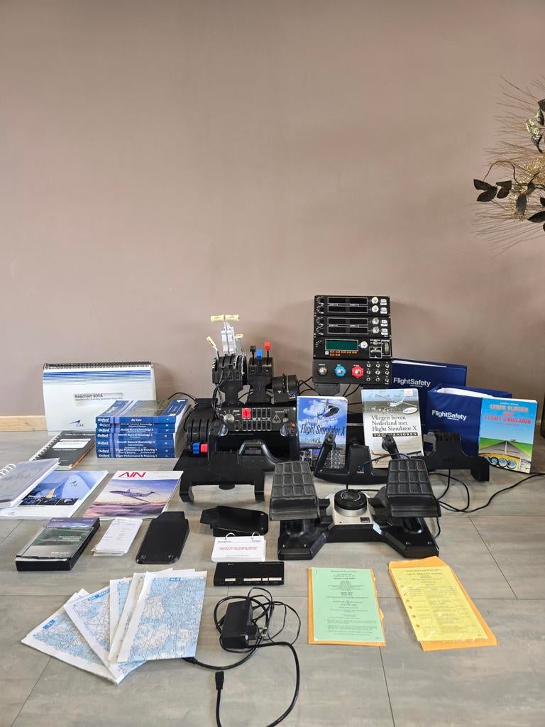 Complete Flight Simulator Cockpit – Saitek/Logitech set, Ophalen of Verzenden, Zo goed als nieuw, Saitek