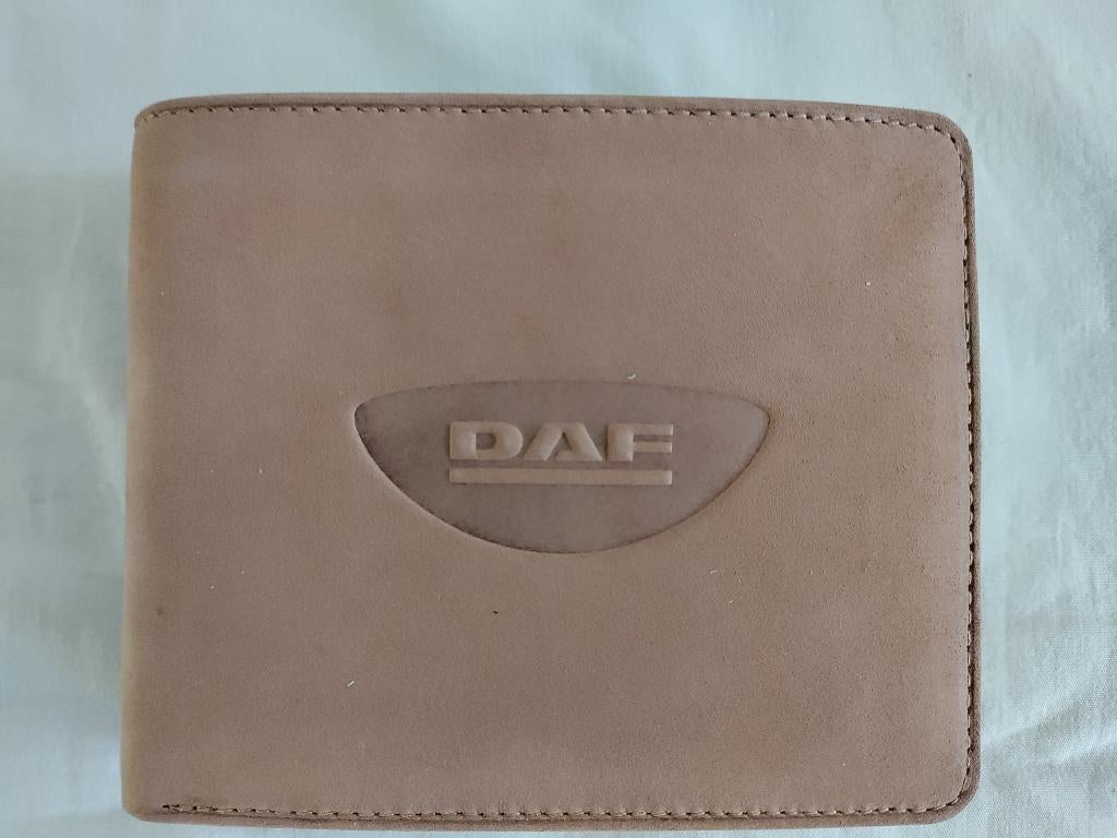 Daf Beige Suede Portemonnee, Sieraden, Tassen en Uiterlijk, Ophalen of Verzenden, Nieuw, Beige, Overige merken