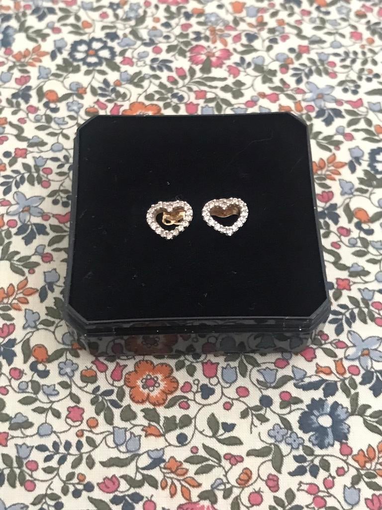 Gouden oorbellen hartjes stekers vintage klein 14 karaat 585, Ophalen of Verzenden, Goud, Knopjes of Stekers