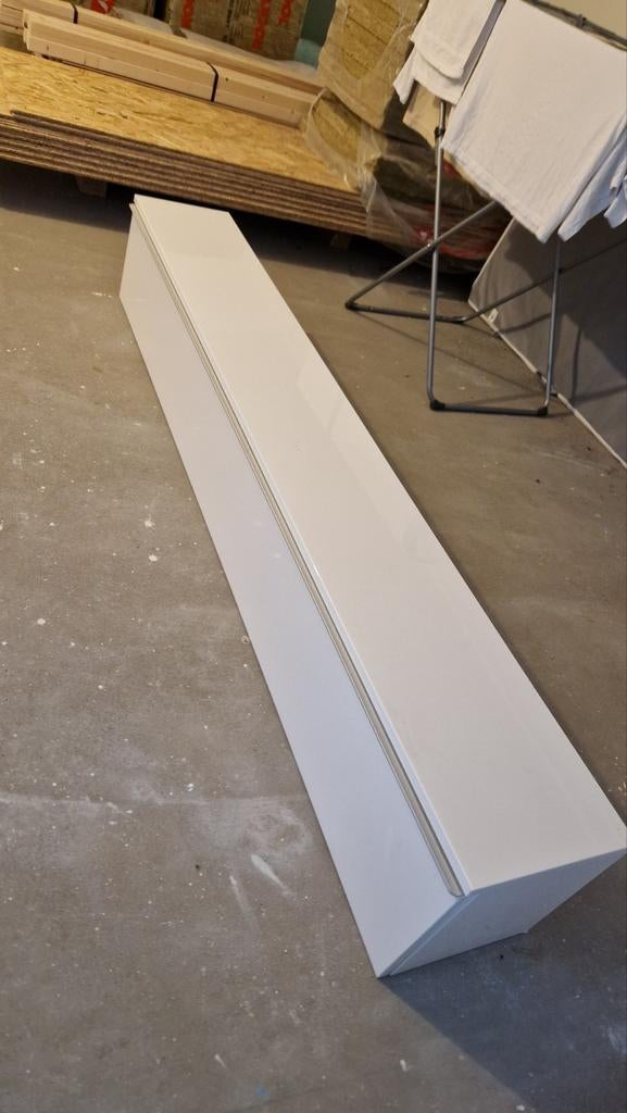 TV ophangmeubel hoogglans wit, IKEA BESTA BURS, Ophalen, 150 tot 200 cm, Zo goed als nieuw, Minder dan 100 cm