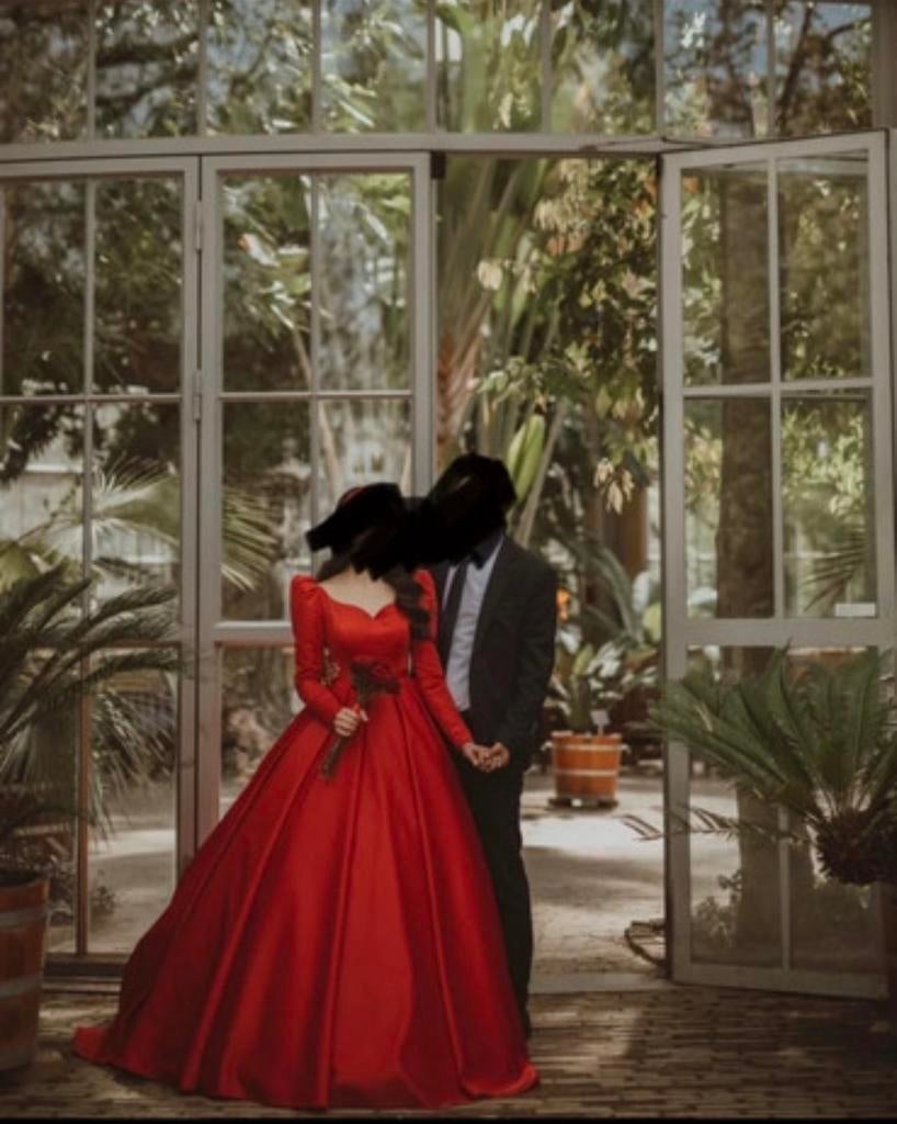 Henna jurk/ kinalik, Ophalen, Zo goed als nieuw, Rood, Trouwjurk