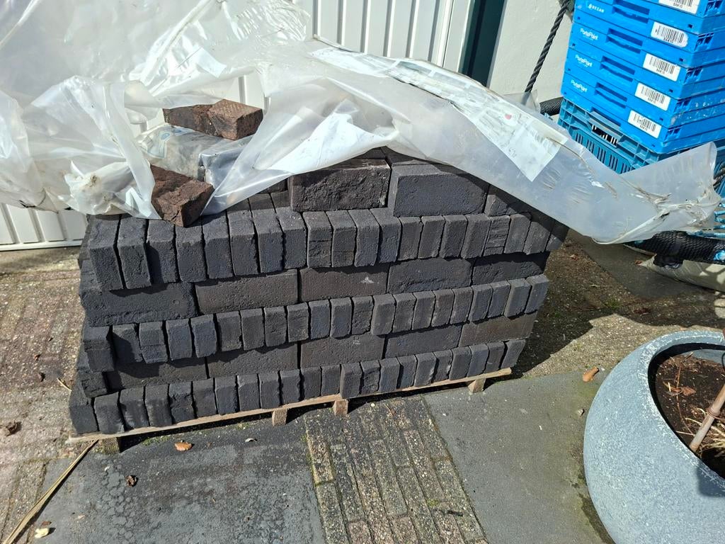 Zwarte bakstenen, Ophalen