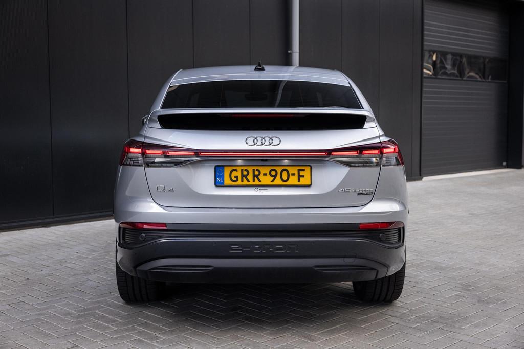 Audi Q4 Sportback e-tron 45 quattro Advanced edition 82 kWh, Auto's, Automaat, Stof, Gebruikt, Zwart