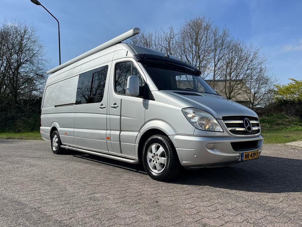 Camper motorsport off grid 7 pers.full options V6 automaat, Caravans en Kamperen, Campers, Automaat, Buscamper of Camperbus, Koelkast