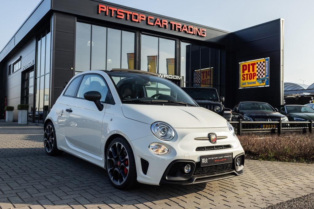 Abarth 595 C 1.4 T-Jet 180PK Competizione, Sabelt Seats, PDC, 15 km/l, Gebruikt, 4 cilinders, Cabriolet