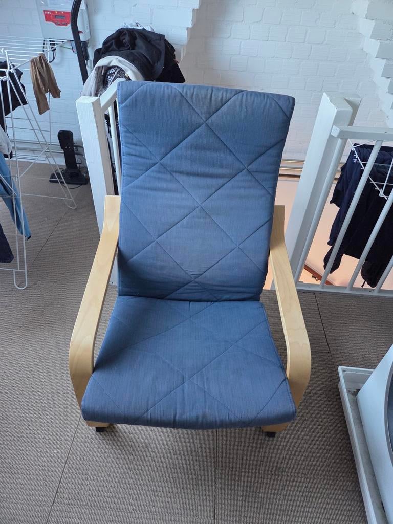 Ikea Poäng Wipstoel met blauw kussen, Huis en Inrichting, Fauteuils, Gebruikt, 75 tot 100 cm, Ophalen of Verzenden, Modern Scandinavisch