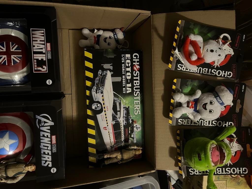 Grote Ghostbusters Verzameling: Ecto-1A Model, Figuren & Mee, Ophalen of Verzenden, Zo goed als nieuw