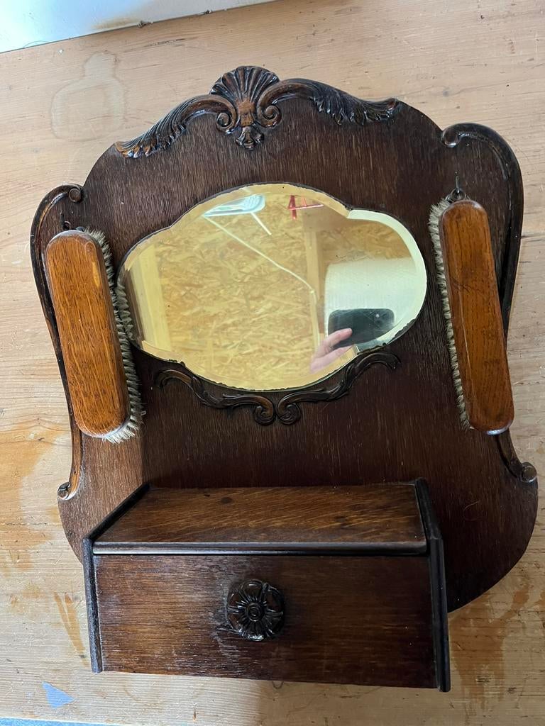 Antiek kapspiegeltje met borstels en kammenbakje. Halspiegel, Ophalen of Verzenden, Rechthoekig, Minder dan 50 cm