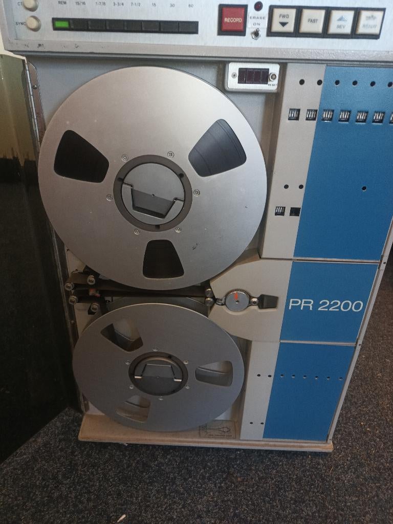 Ampex PR-2200 tape recorder 16 kanaals, Ophalen, Bandrecorder, Met banden