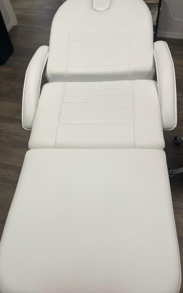 Behandelstoel, Ophalen, Zo goed als nieuw, Massagetafel