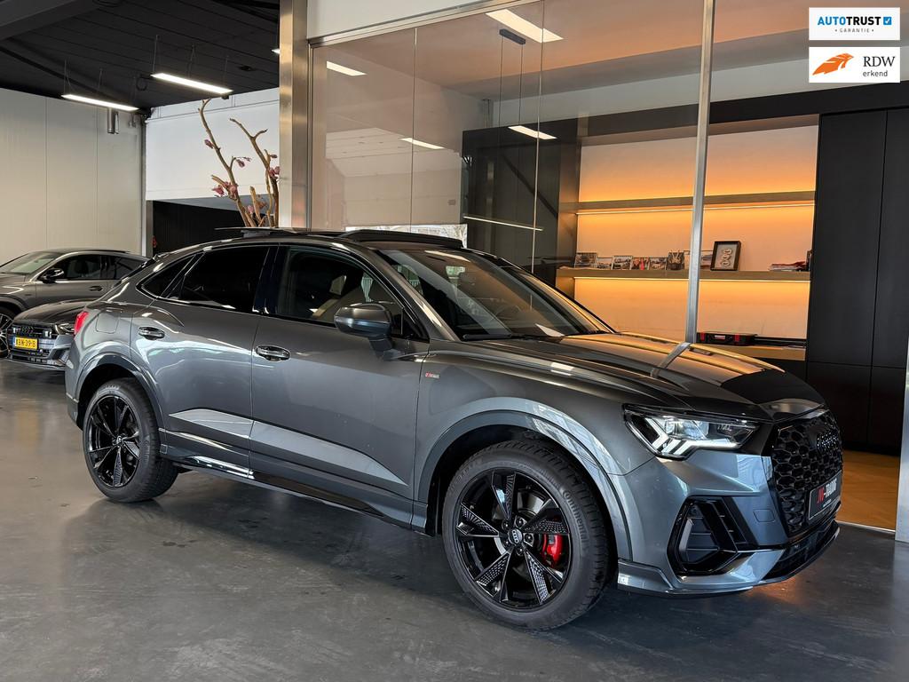 Audi Q3 Sportback 35 TFSI S line Panorama RS-seats 06-2025, Zwart, 4 cilinders, 150 pk, Adaptive Cruise Control