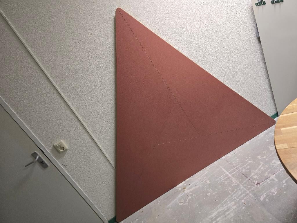 Tafel driehoek zeer stevig!, Ophalen, Leefcomfort, Drs. W. van Royenstraat 1b, Zo goed als nieuw