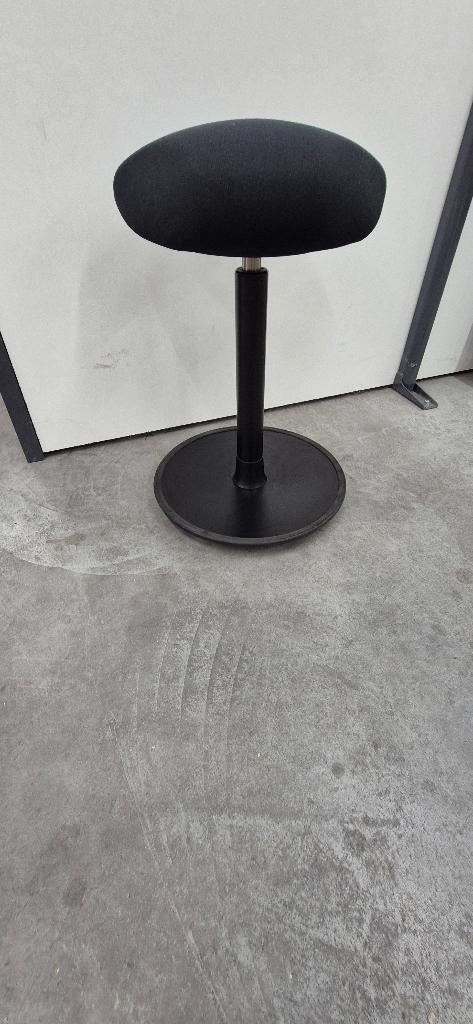 Hele mooie ONGO Free Tall balanskruk aangeboden. Z.g.a.n., Ophalen, Zwart, Zo goed als nieuw, Bureaukruk
