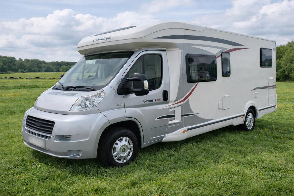 Mooie Challenger Genesis 68 Half-integraal Camper, Ringverwarming, Fiat, 7 tot 12 maanden geleden, Koelkast