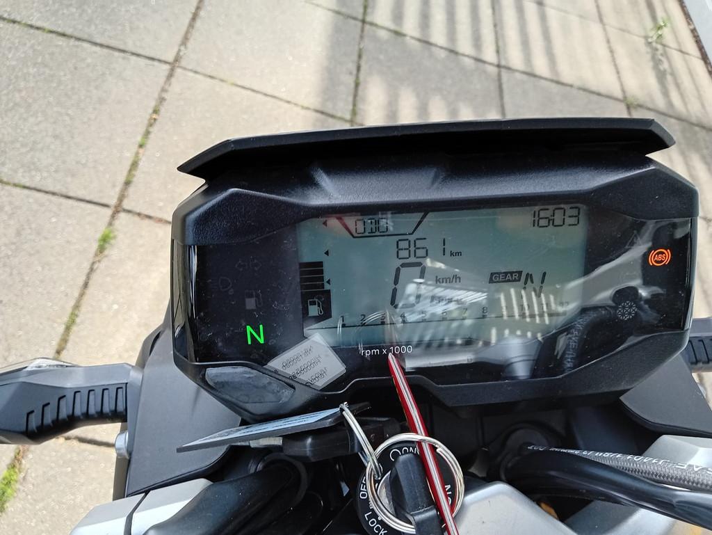 BMW G 310 R (bj 2024) - foto 3