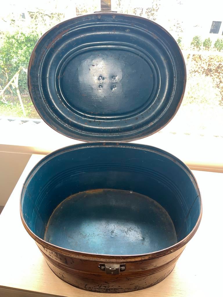 Antieke ijzeren hoedendoos, Antiek en Kunst, Ophalen