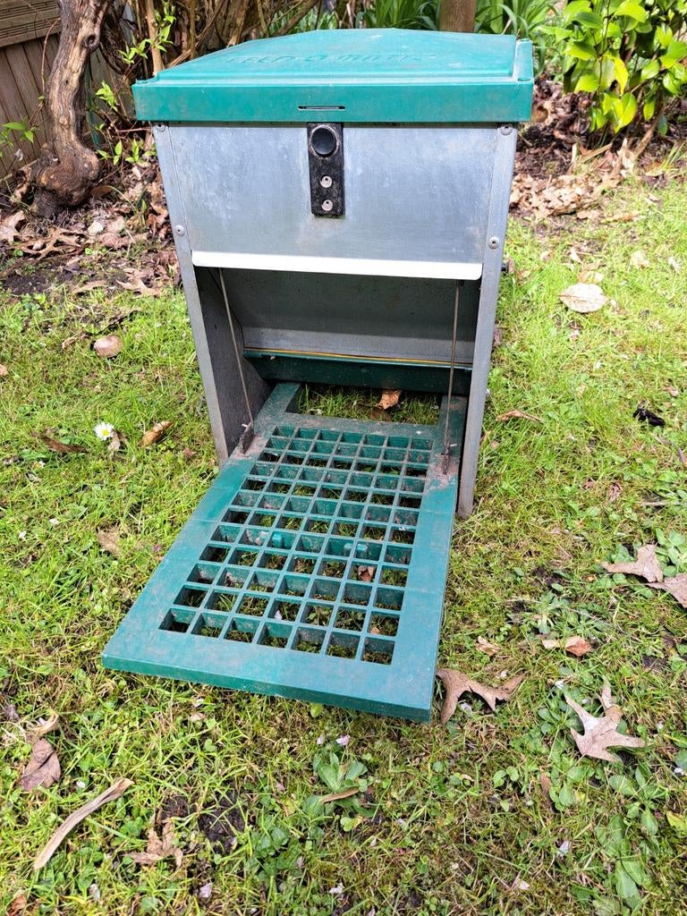 Voederautomaat voor kippen, Ophalen, Drinken en Voederen