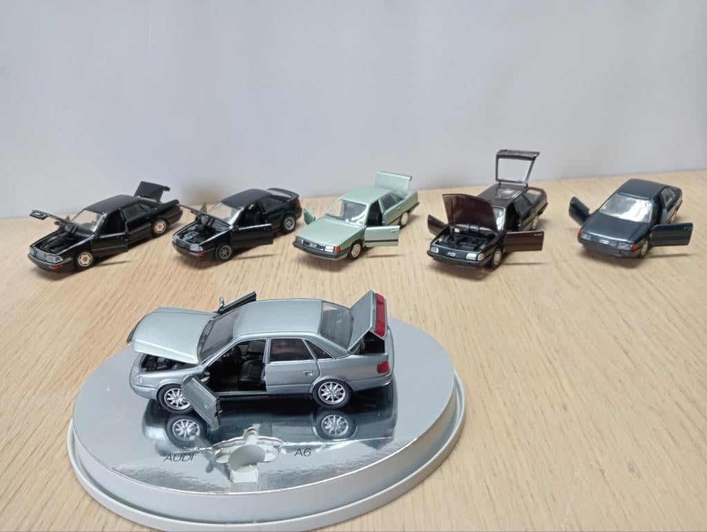 Diverse Audi modelauto's - Gedetailleerde miniaturen, Overige merken, Gebruikt, Auto, 1:32 tot 1:50