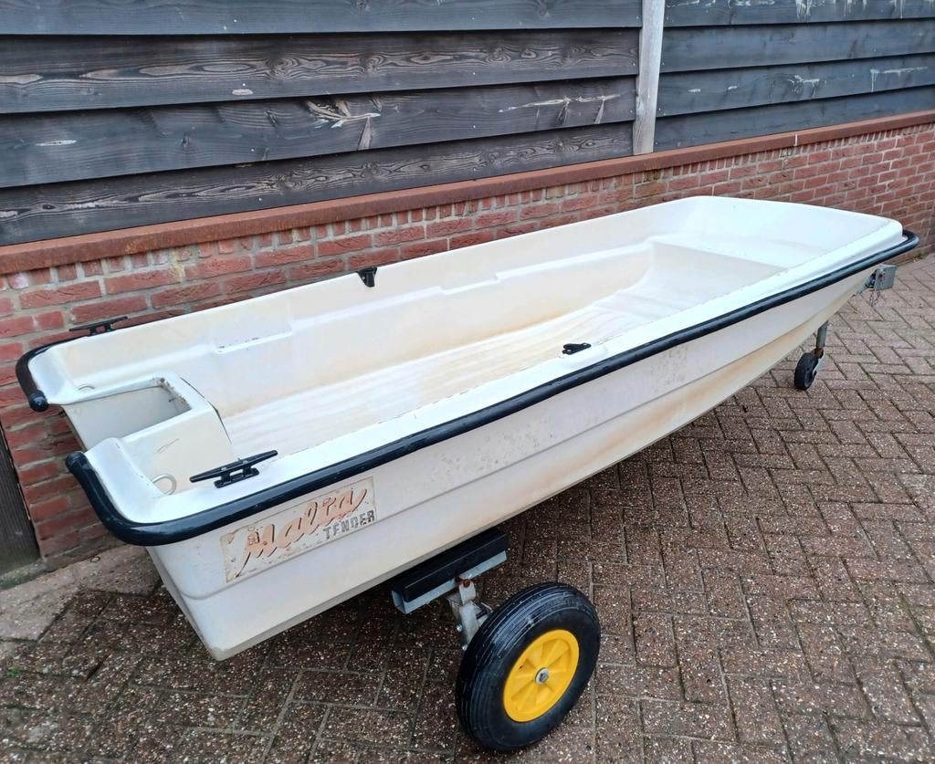 Malta Tender 2.50m polyester roeiboot e/o visboot Evt. + bbm, Ophalen, Gebruikt, Polyester, Met roeispanen of peddels