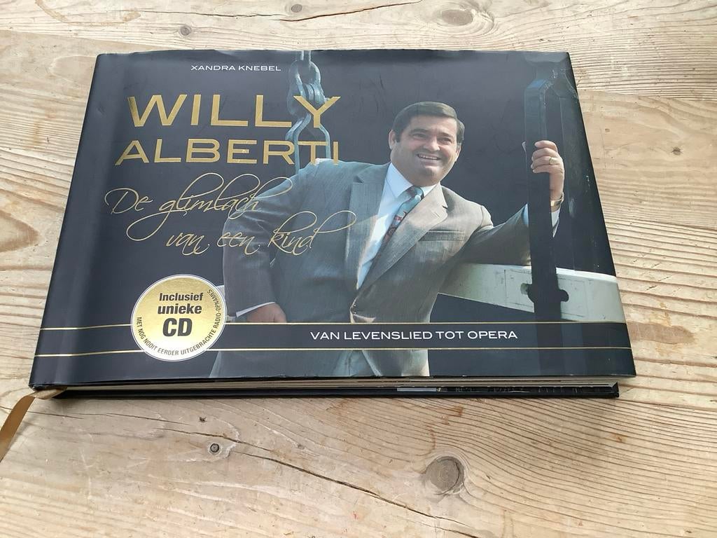 Boek Willy Alberti + CD, gesigneerd door Willeke Alberti, Boeken, Ophalen of Verzenden, Gelezen, Artiest