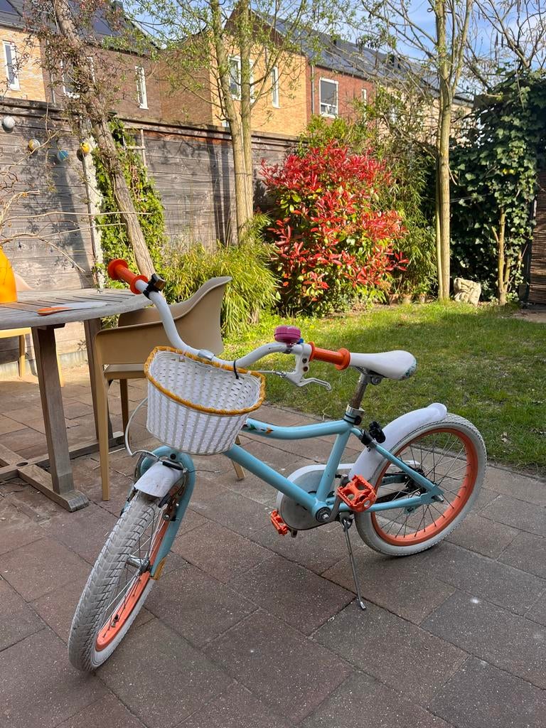 Kinderfiets 18 inch 15,- (achterband moet vervangen worden), Fietsen en Brommers, Fietsen | Kinderfietsjes, Ophalen of Verzenden
