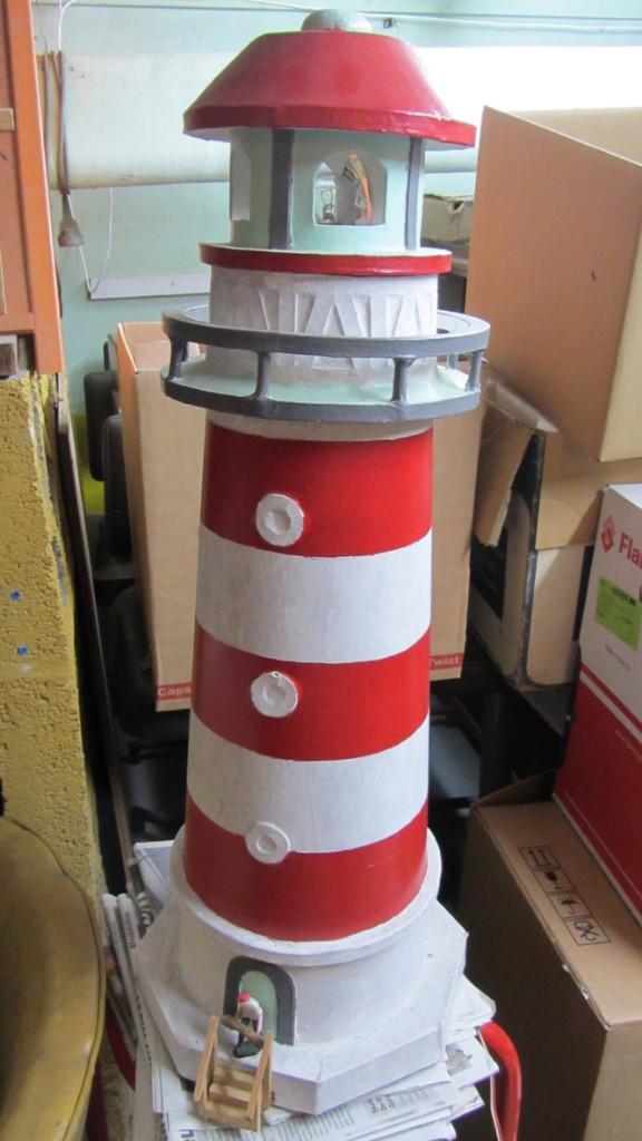 Mooie grote vuurtoren van karton met verlichting : project, Geschikt voor karton, Zee en Strand, Gebruikt, Meerkleurig