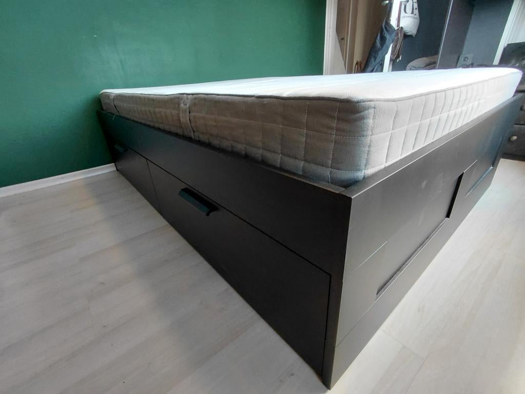 IKEA Brimnes bedframe met matras, Huis en Inrichting, Slaapkamer | Bedden, Ophalen, Zwart, Tweepersoons, 140 cm