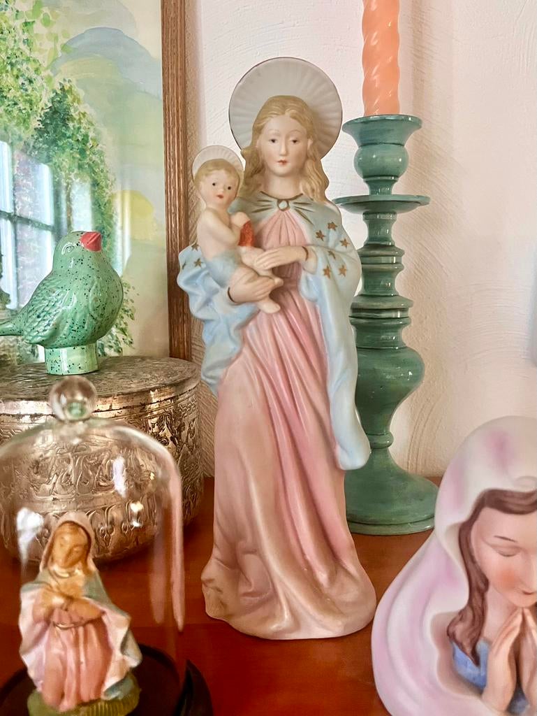 Maria met kind biscuit porselein beeld pastelkleurig Maria, Ophalen of Verzenden, Gebruikt, Beeld(je), Christendom | Katholiek