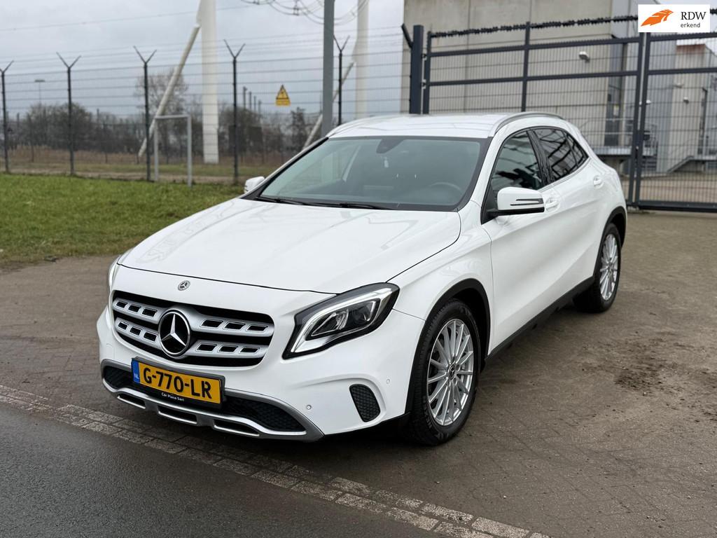 Mercedes-Benz GLA-klasse 180 Business Solution AMG Leder Xen, Auto's, Gebruikt, 4 cilinders, 715 kg, 1335 kg