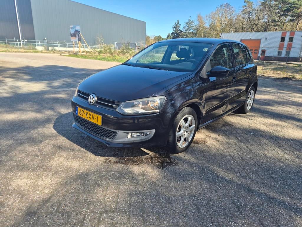 Volkswagen Polo 1.4 16V FSI 63KW AIRCO CRUISE NW APK NAP (NL, Voorwielaandrijving, Stof, 40 €/maand, Zwart