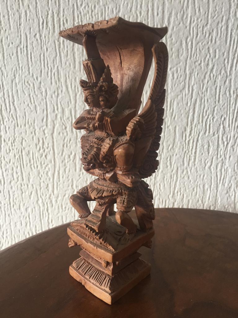 oud tempel beeldje uit Indonesie Bali prachtig houtsnijwerk, Antiek en Kunst, Ophalen of Verzenden