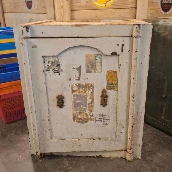 Vintage oude zware Duitse kluis, Huis en Inrichting, Brandblussers en Brandkasten, Ophalen of Verzenden, Gebruikt