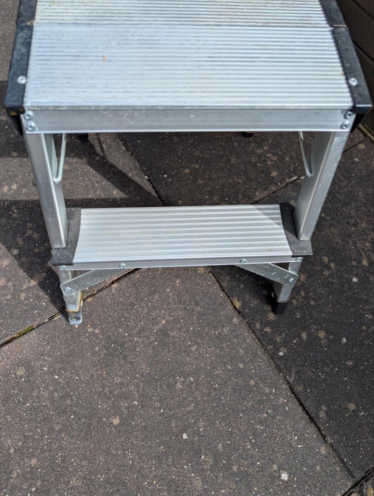 Trapje, Doe-het-zelf en Verbouw, Ladders en Trappen, Ophalen of Verzenden, Zo goed als nieuw, Minder dan 2 meter