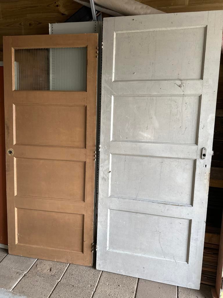 Twee paneeldeuren: wit (82x199) en bruin (79.5x189), Doe-het-zelf en Verbouw, Deuren en Horren, Ophalen, Gebruikt, 80 tot 100 cm