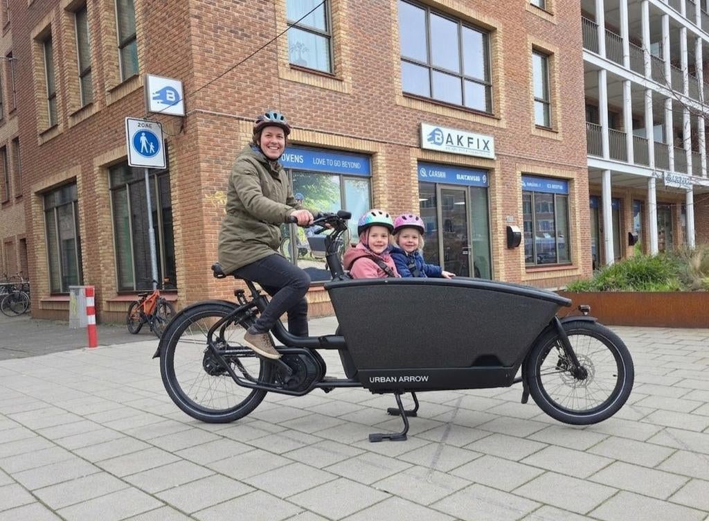 Urban Arrow bakfiets met regentent - Ideaal voor gezinnen!, Fietsen en Brommers, Fietsen | Bakfietsen, Zo goed als nieuw, 4 kinderen of meer