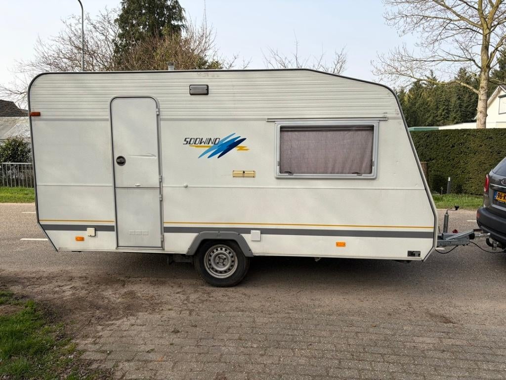 Knaus / Eifelland Sudwind model 395 (8304) met voortent, Caravans en Kamperen, 75 kg, Overige typen, Bedrijf, Treinzit