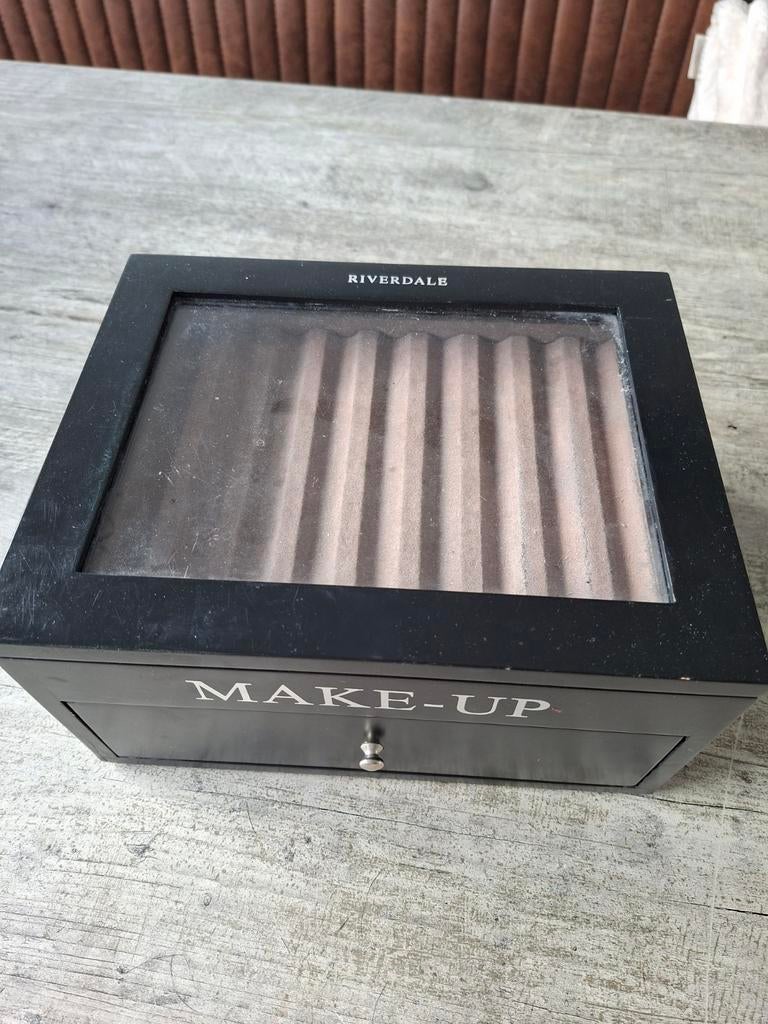 Riverdale make-up doos met spiegel en lade, Gebruikt, Gehele gezicht, Zwart, Ophalen of Verzenden