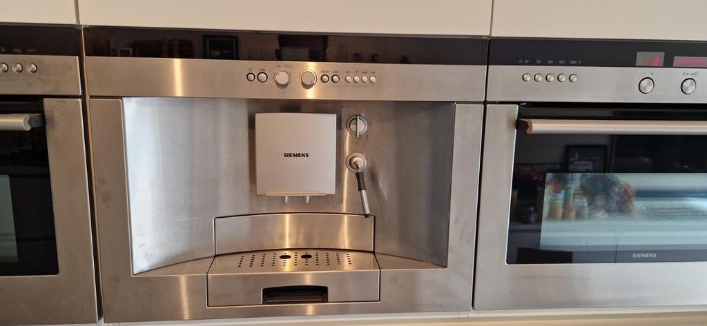 Siemens Inbouw Koffiemachine - RVS, Stoompijpje, 10 kopjes of meer, Koffiemachine, Zo goed als nieuw