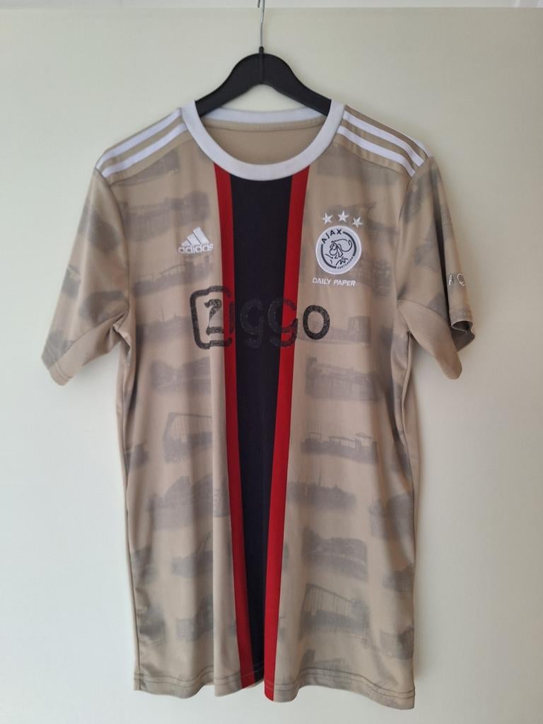 Ajax Daily Paper voetbaltenue, maat L, Sport en Fitness, Voetbal, Ophalen of Verzenden