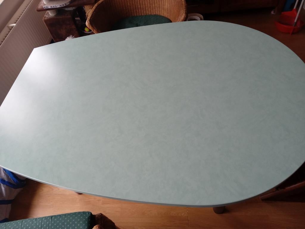 MOET WEG eettafel, Ophalen, Zo goed als nieuw