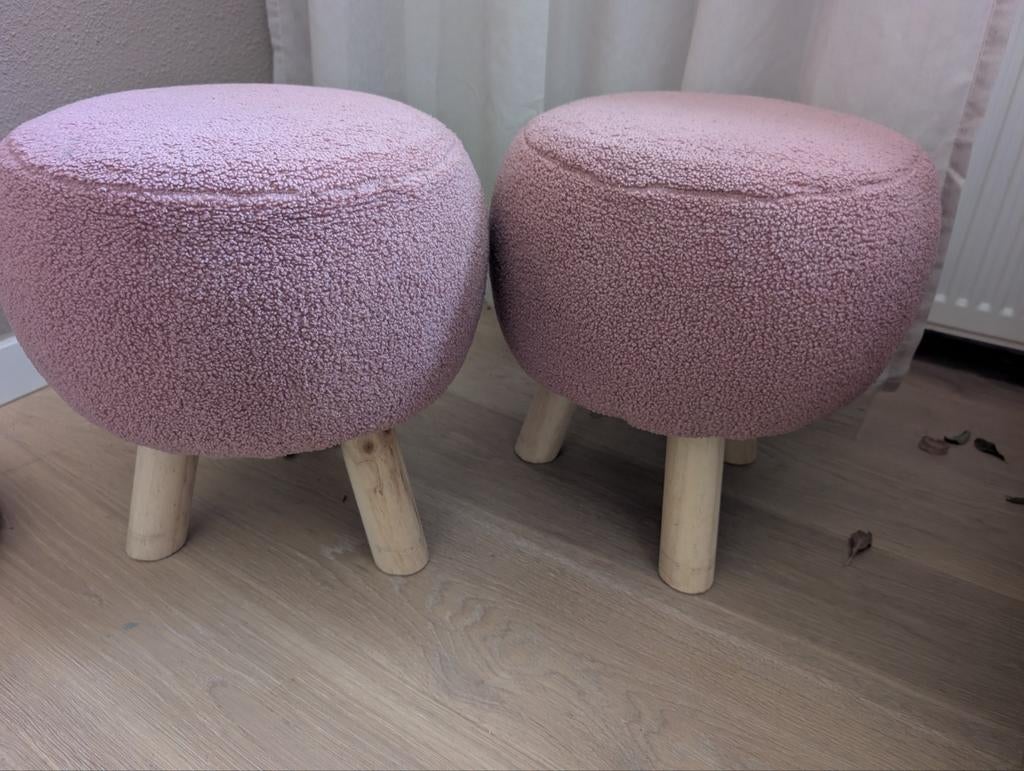 Twee roze krukjes, Ophalen of Verzenden, Hout