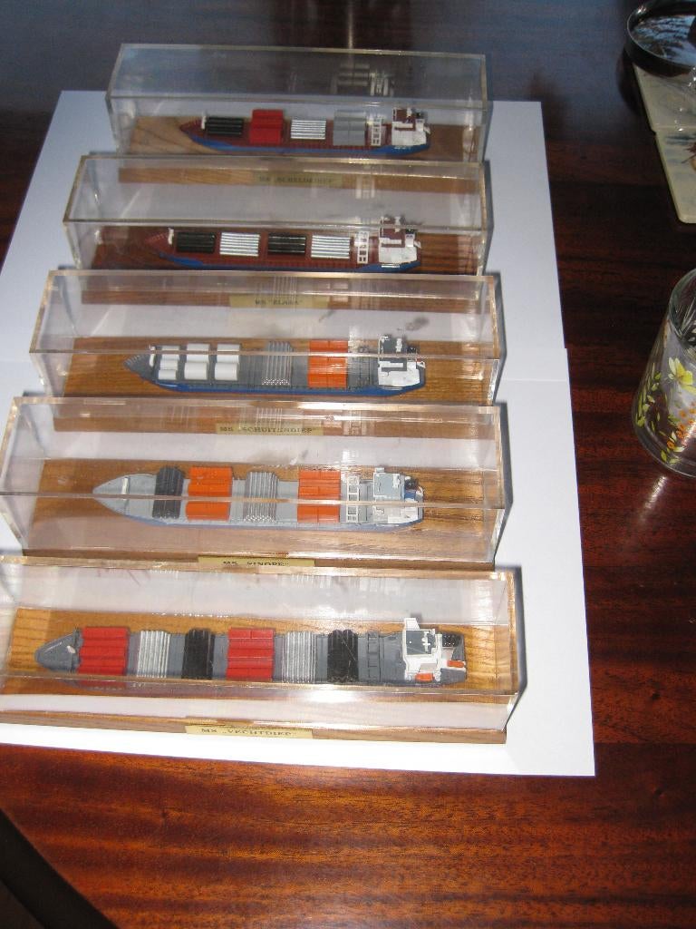 5 scheepjes, Verzamelen, Scheepvaart, Ophalen, Gebruikt, Motorboot, Schaalmodel
