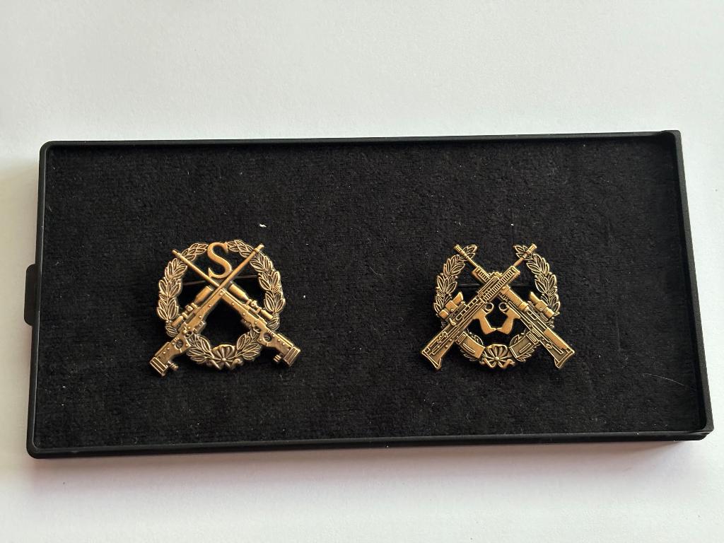Scherp schutter & Sniper speld, Verzamelen, Militaria | Algemeen, Verzenden, Landmacht, Nederland, Kleding of Schoenen