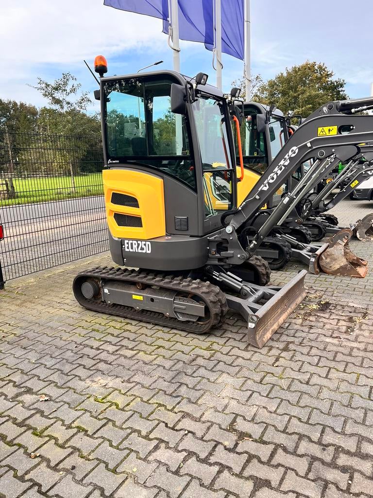 Minigraafmachine met machinist/ transport tot 5500kg