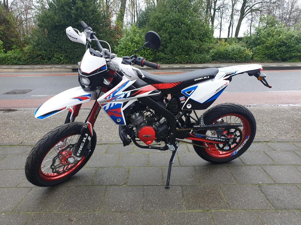 Rieju Mrt 50 /Pro /Trophy NIEUW 2025, Ophalen, 6 versnellingen, Maximaal 45 km/u, Nieuw