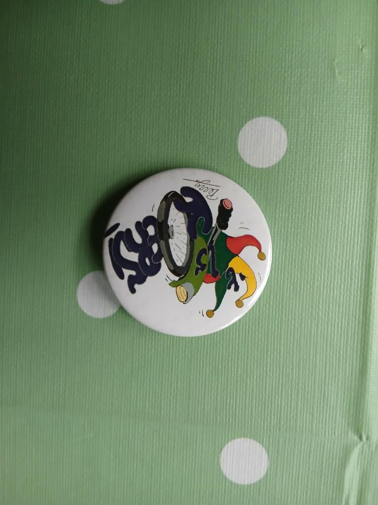 Carnaval Button met Nar, Ophalen of Verzenden, Gebruikt, Figuurtje, Button